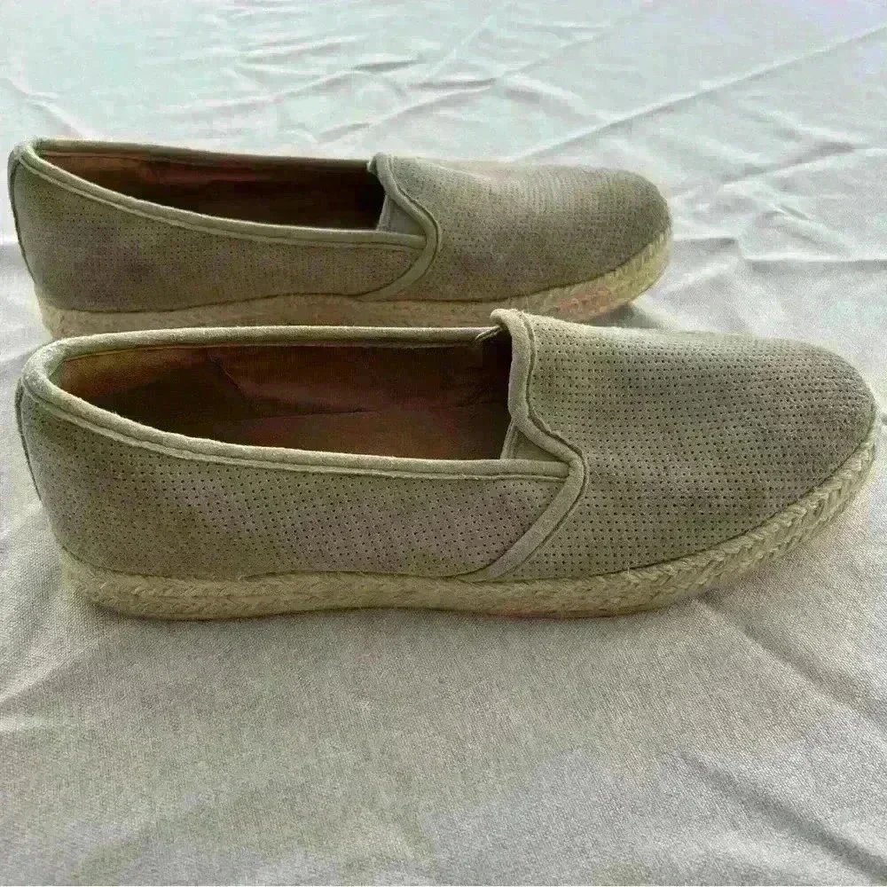 Clark’s collection soft Danelly cushion tan suede  espadrilles.
